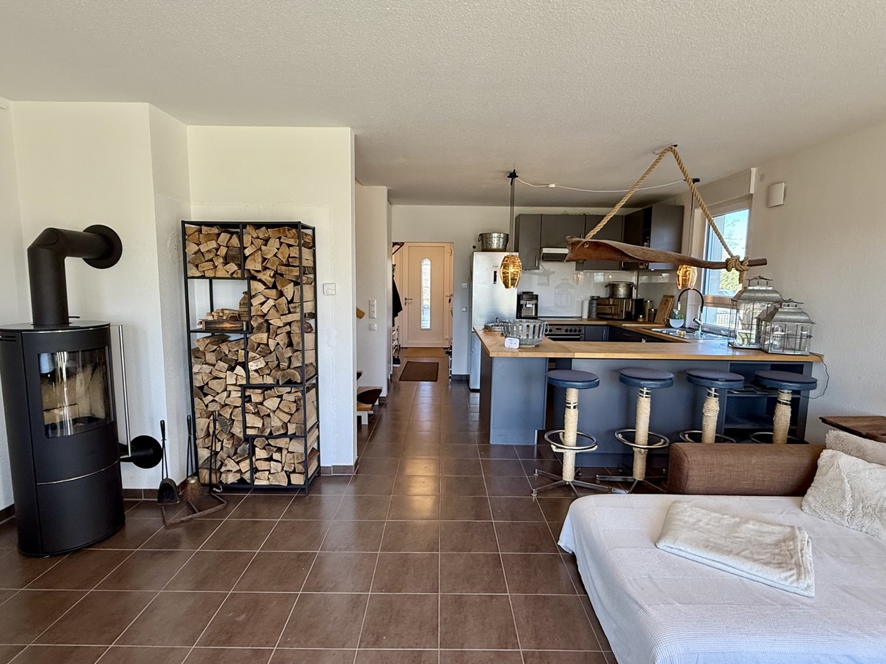 Wohnzimmer mit Küche